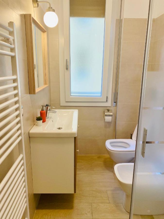 Modern City Apartment Modena Bagian luar foto
