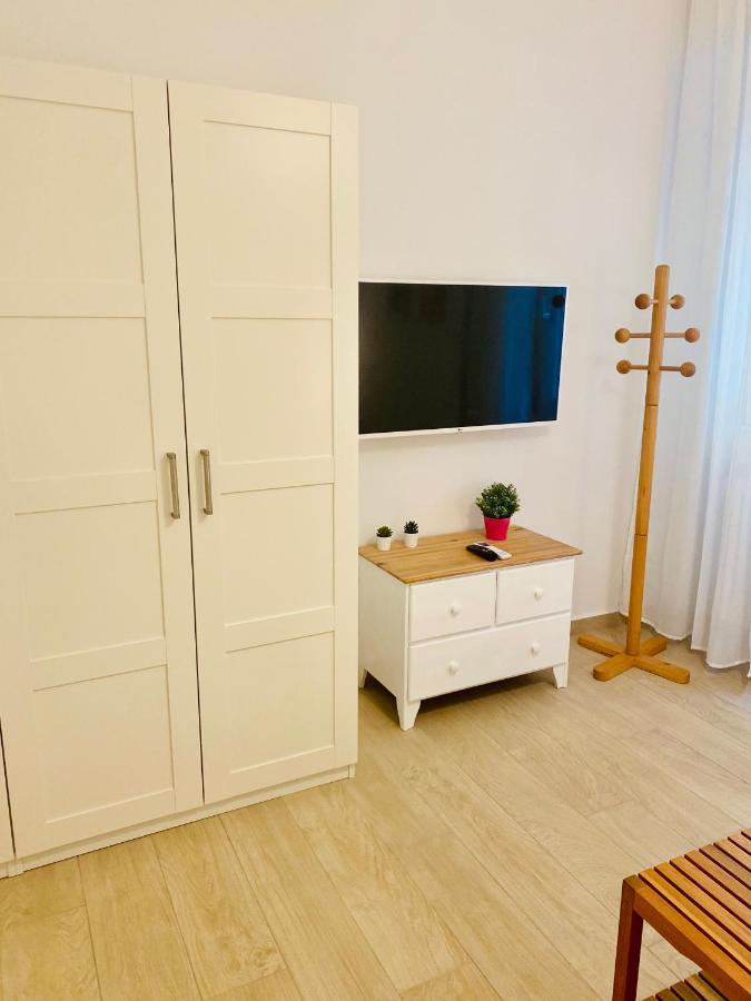 Modern City Apartment Modena Bagian luar foto